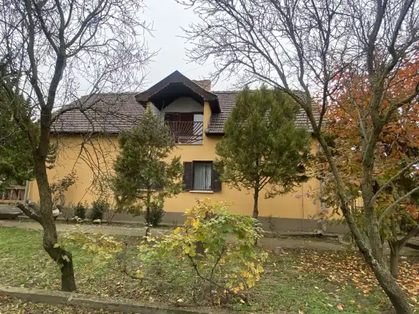 Eladó családi ház, Biharnagybajom 4 szoba 180 m² 24.9 M Ft