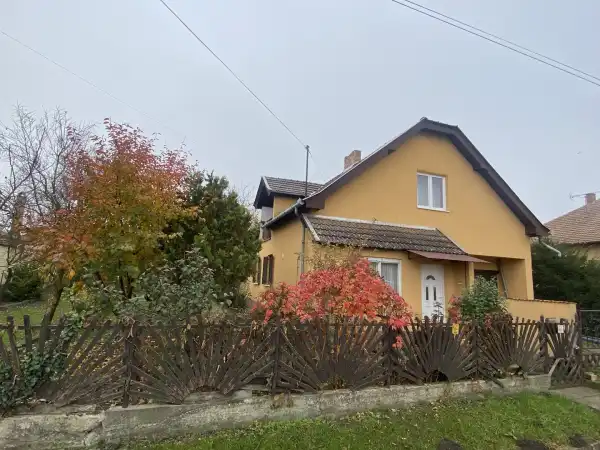 Eladó családi ház, Biharnagybajom 4 szoba 180 m² 19.9 M Ft