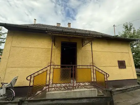 Eladó családi ház, Kaba 2 szoba 65 m² 19.99 M Ft