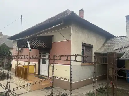 Eladó családi ház, Püspökladány 2 szoba 80 m² 14.5 M Ft