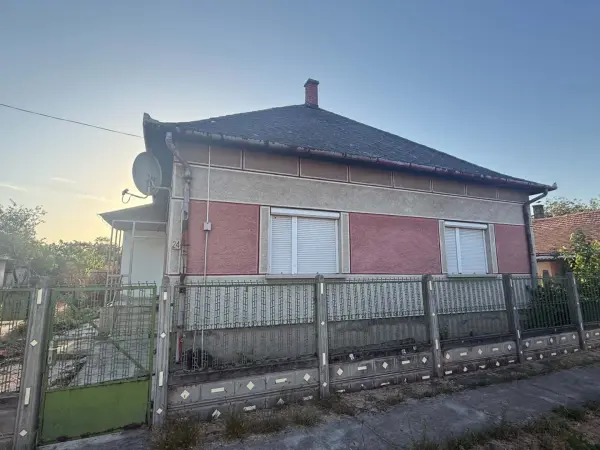 Eladó családi ház, Püspökladány 2 szoba 80 m² 14.99 M Ft