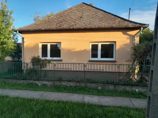 Eladó családi ház, Püspökladány 3+1 szoba 100 m² 15 M Ft